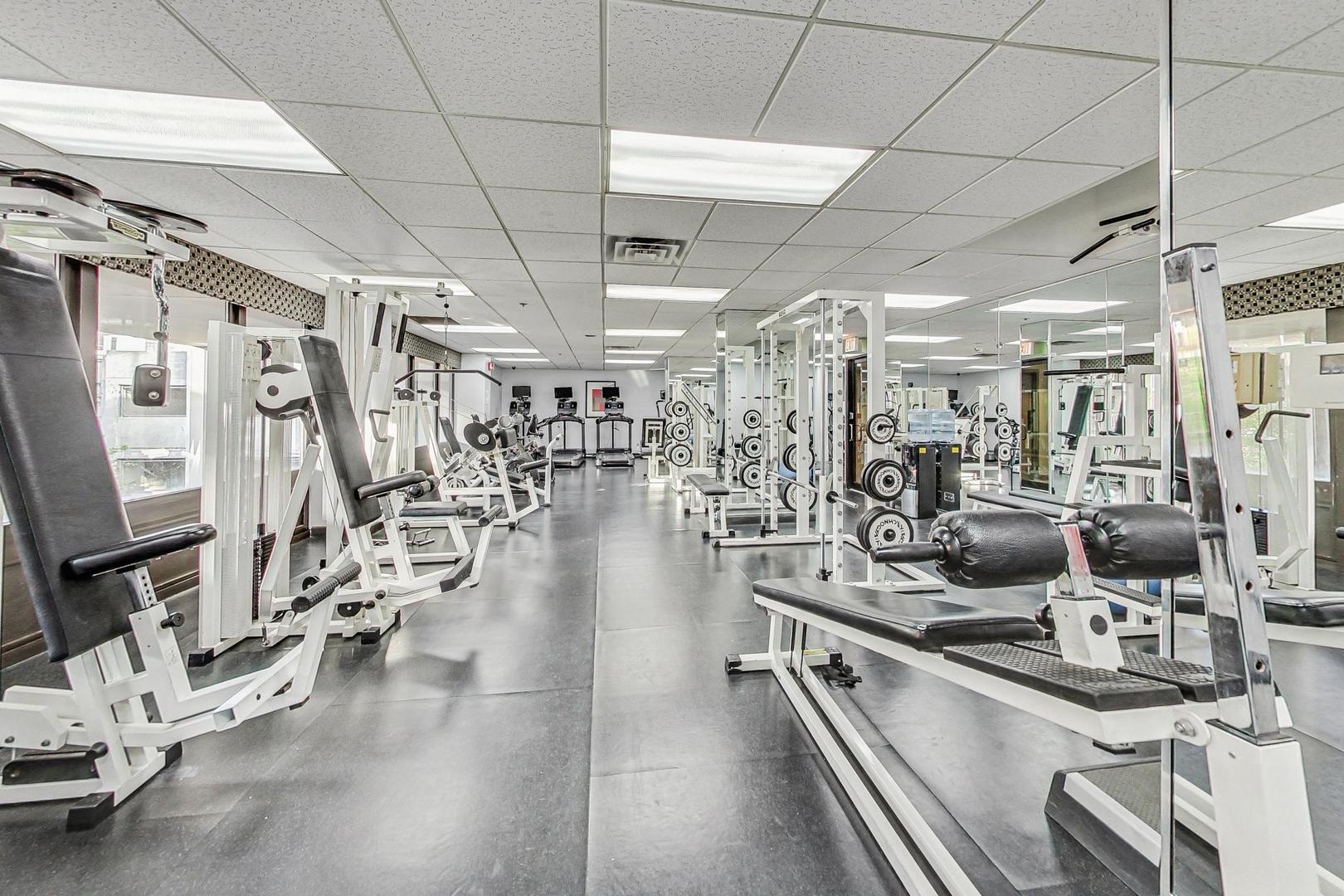 5320 North Sheridan Road, Unit 2507 Chicago, IL 60640 - Photo 22 of 41