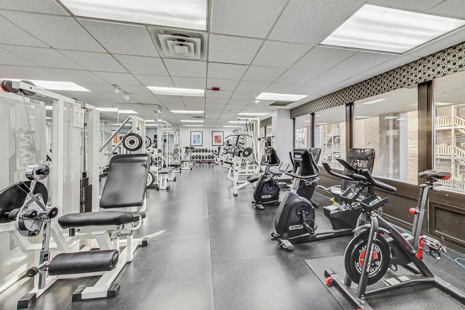 5320 North Sheridan Road, Unit 2507 Chicago, IL 60640 - Photo 23 of 41