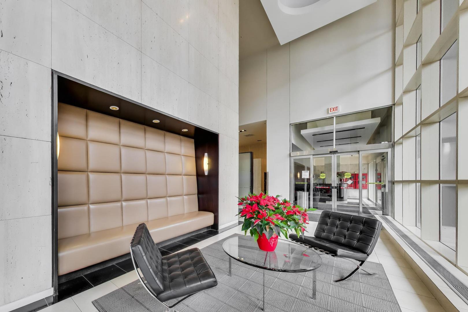 5320 North Sheridan Road, Unit 2507 Chicago, IL 60640 - Photo 3 of 41