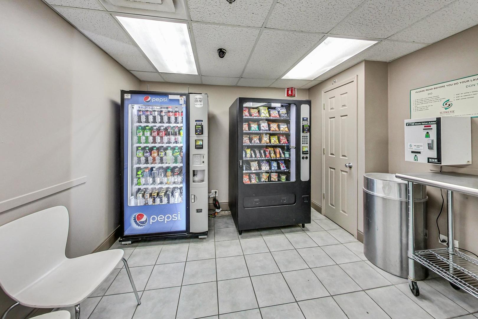 5320 North Sheridan Road, Unit 2507 Chicago, IL 60640 - Photo 37 of 41