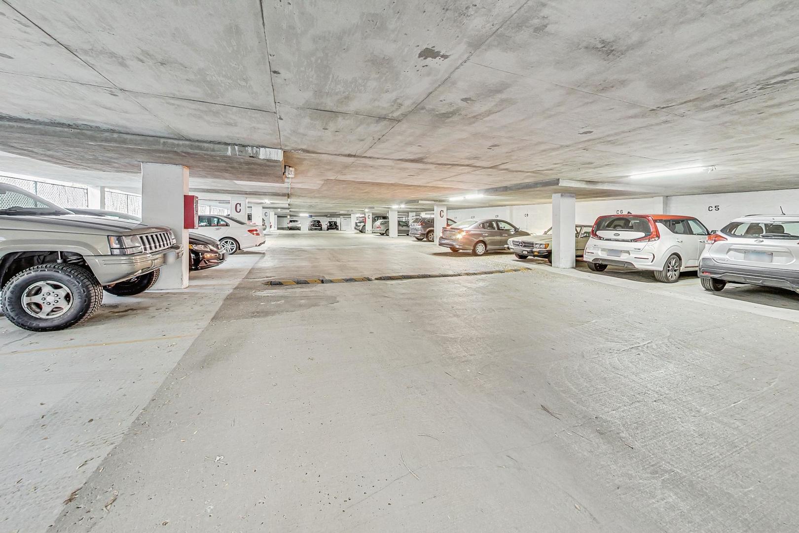 5320 North Sheridan Road, Unit 2507 Chicago, IL 60640 - Photo 38 of 41