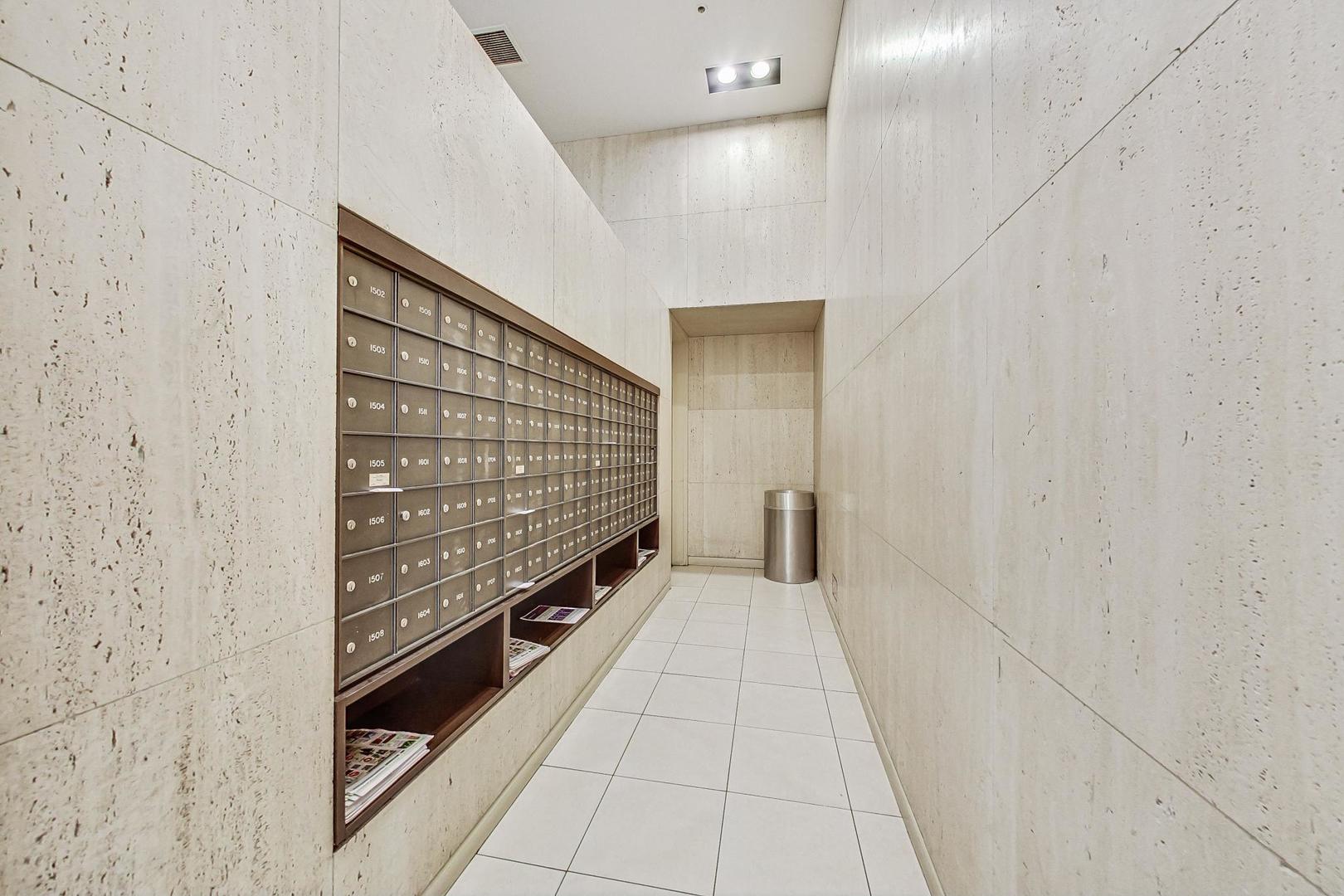 5320 North Sheridan Road, Unit 2507 Chicago, IL 60640 - Photo 6 of 41