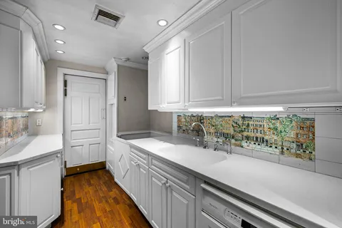 $1,650,000 | 1823 Delancey Place, Philadelphia, PA 19103