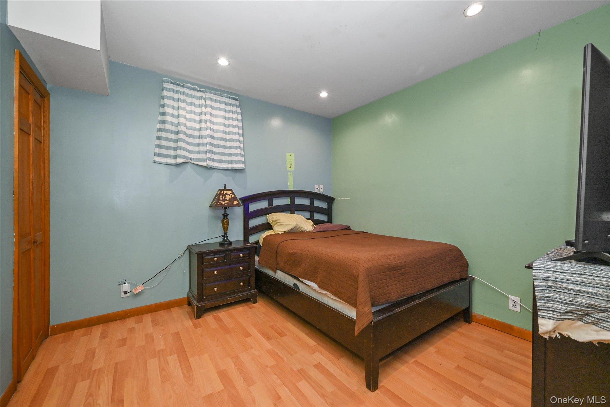 64-48 58th Road Queens, NY 11378 - Photo 13 of 19