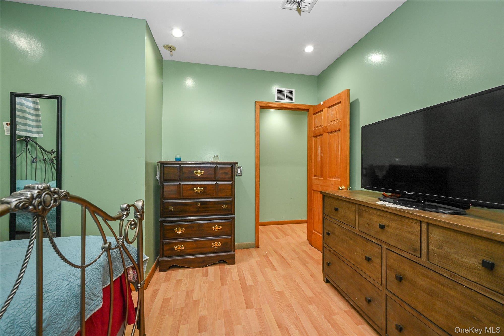 64-48 58th Road Queens, NY 11378 - Photo 15 of 19