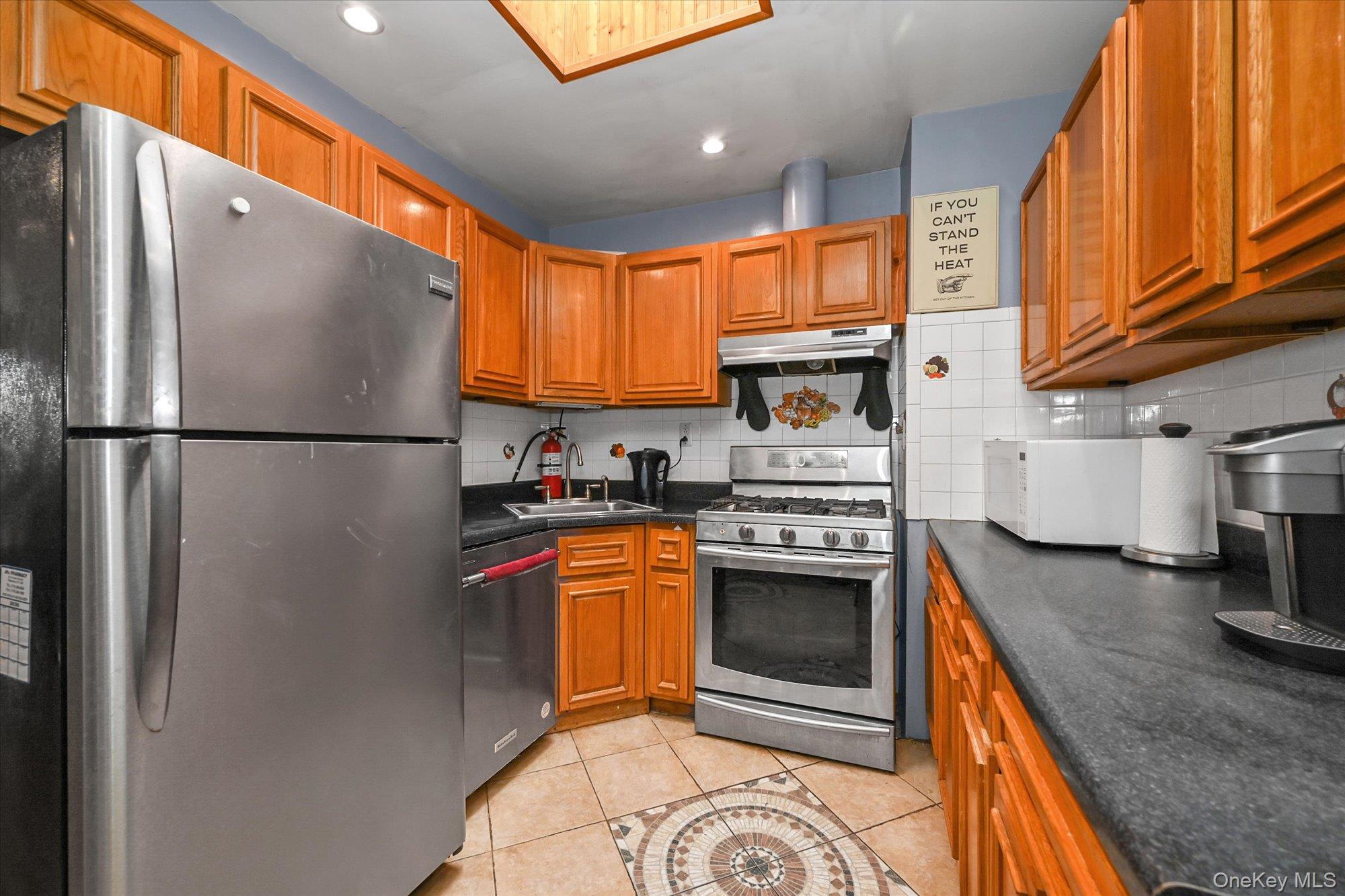 64-48 58th Road Queens, NY 11378 - Photo 7 of 19