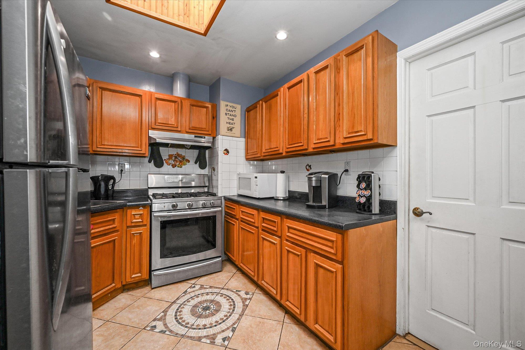 64-48 58th Road Queens, NY 11378 - Photo 8 of 19