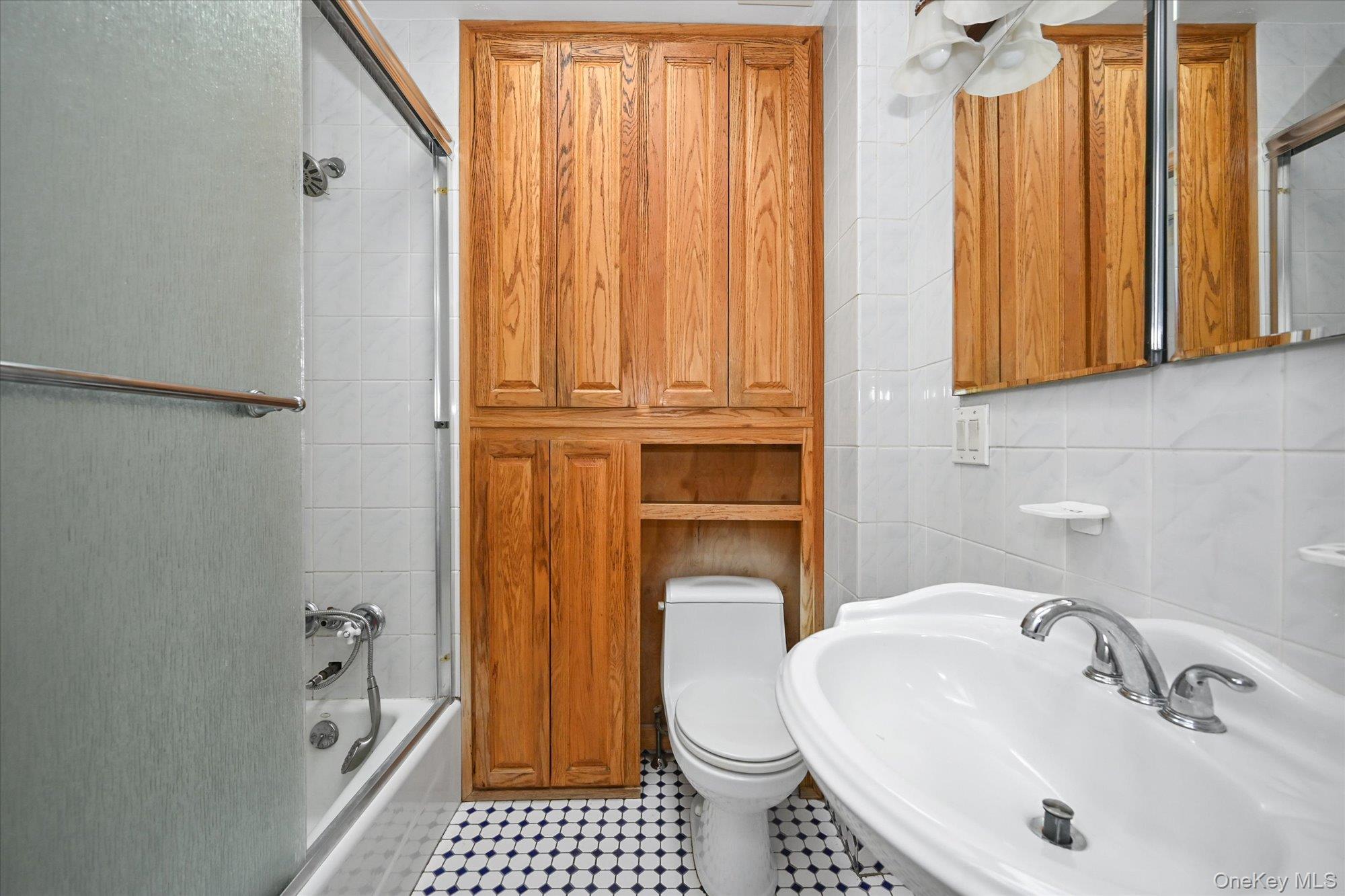 64-48 58th Road Queens, NY 11378 - Photo 10 of 19