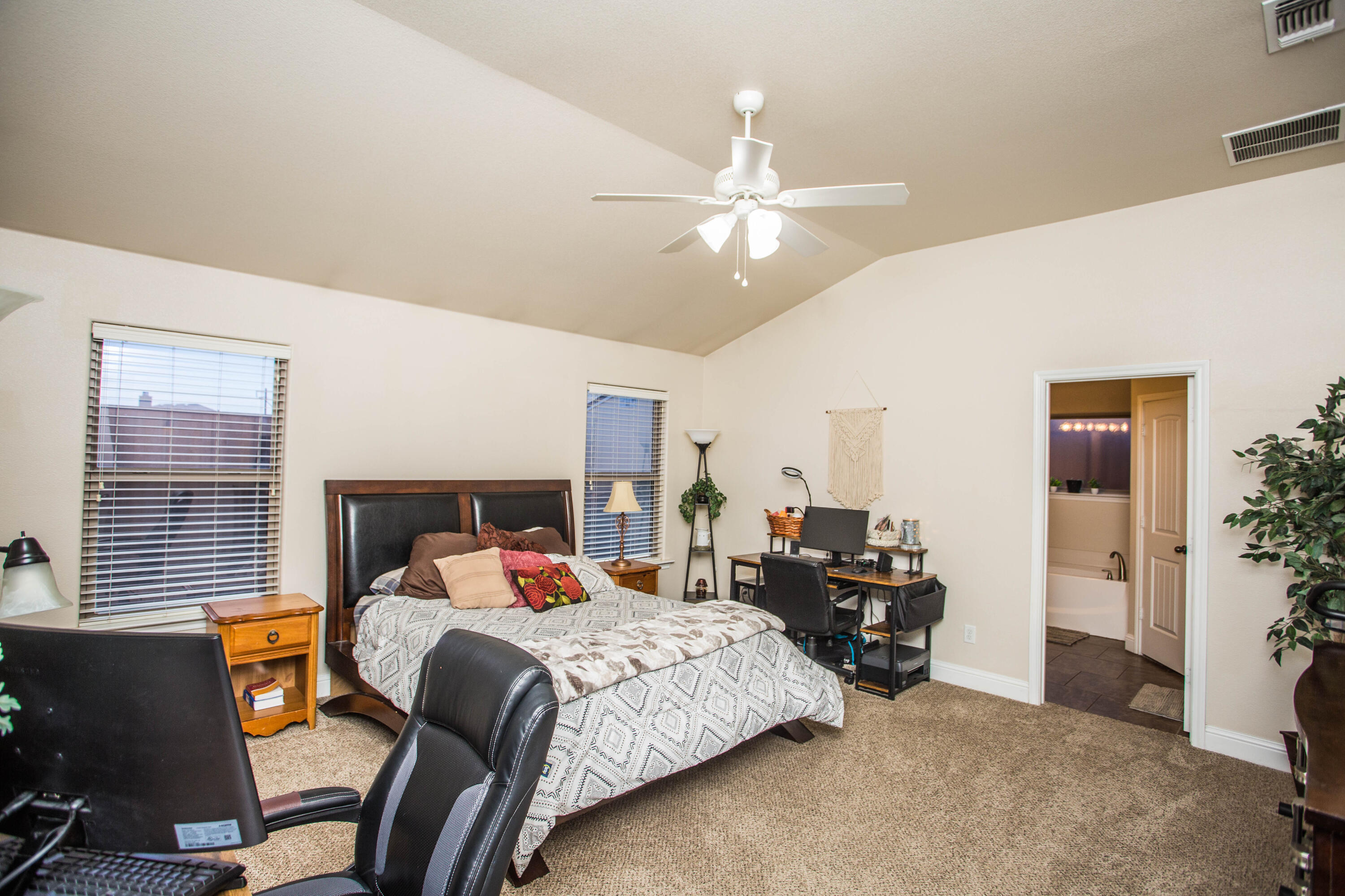 6929 37th Street Lubbock, TX 79407 - Photo 30 of 45 5V2A7294
