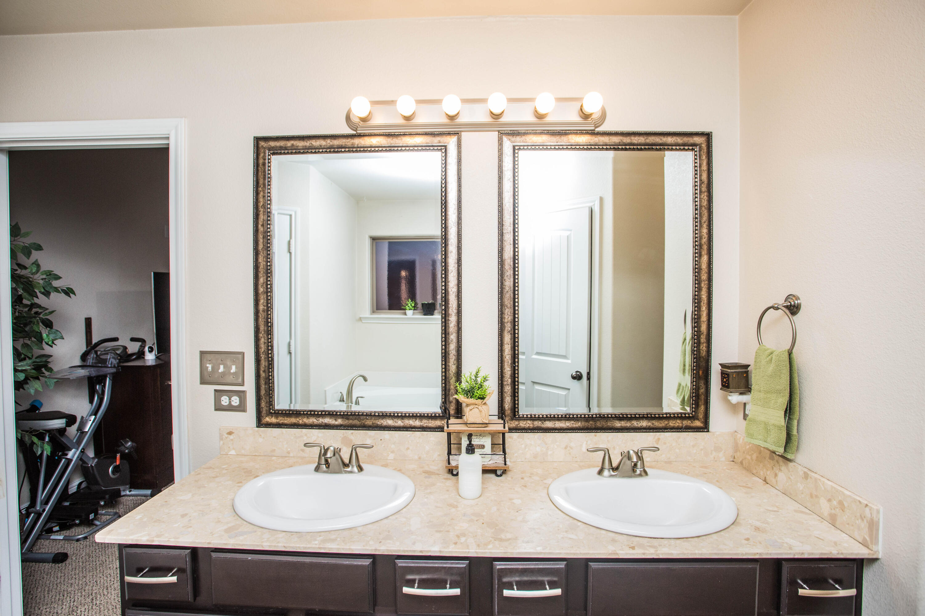 6929 37th Street Lubbock, TX 79407 - Photo 35 of 45 5V2A7303