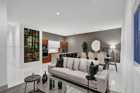 $950,000 | 1801 Northeast 13th Street, Unit 1821, Fort Lauderdale, FL 33304