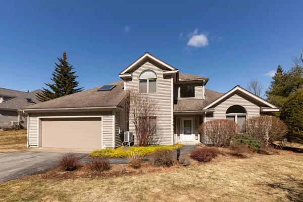 $589,000 | 14 Sterling Springs Drive, Hartford, VT 05001