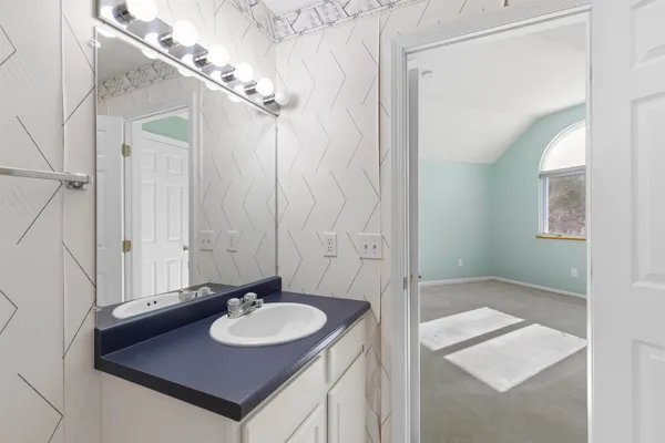 $589,000 | 14 Sterling Springs Drive, Hartford, VT 05001
