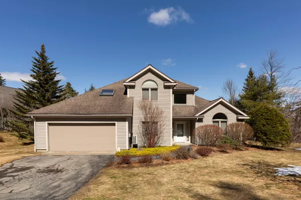 $589,000 | 14 Sterling Springs Drive, Hartford, VT 05001