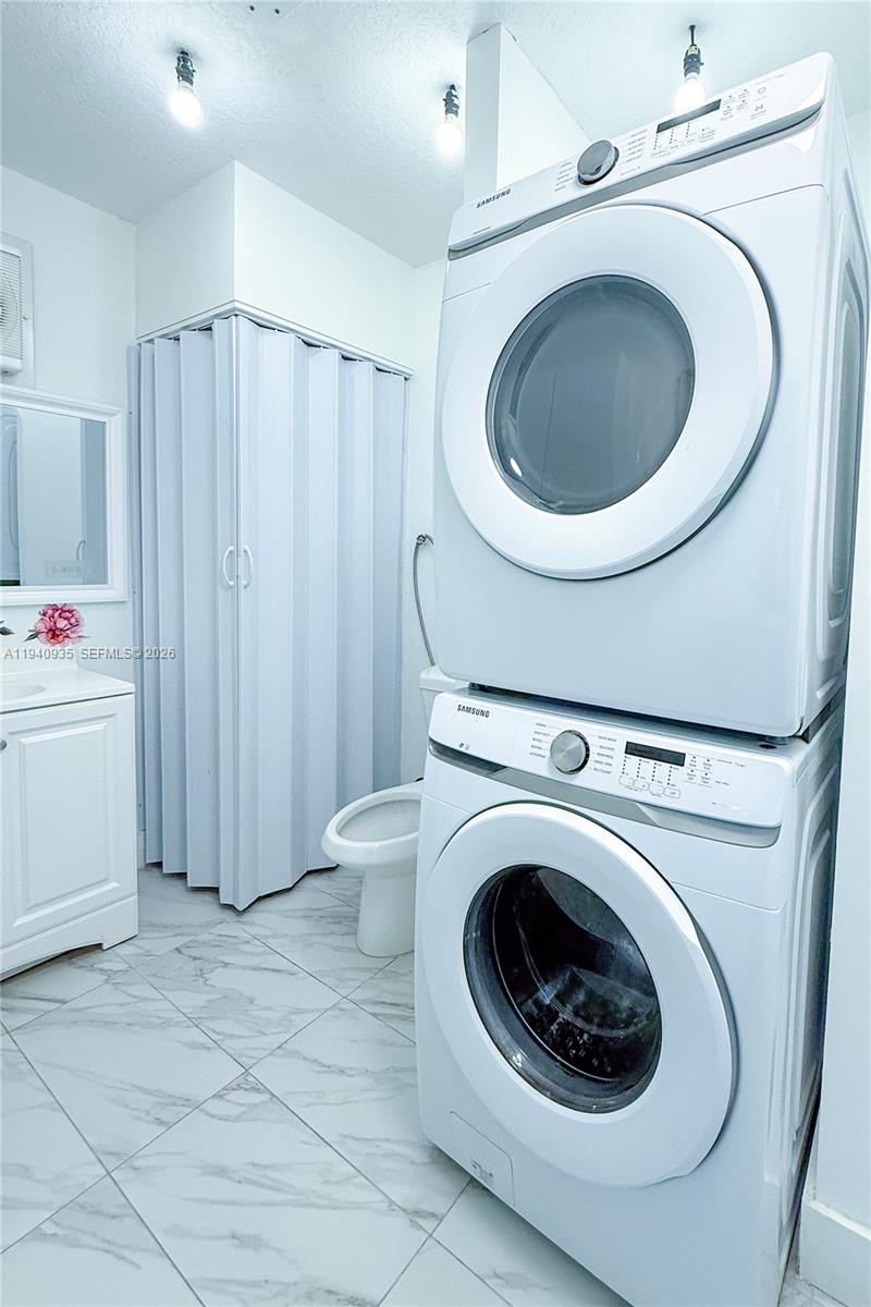 16944 Southwest 144th Court Miami, FL 33177 - Photo 15 of 33