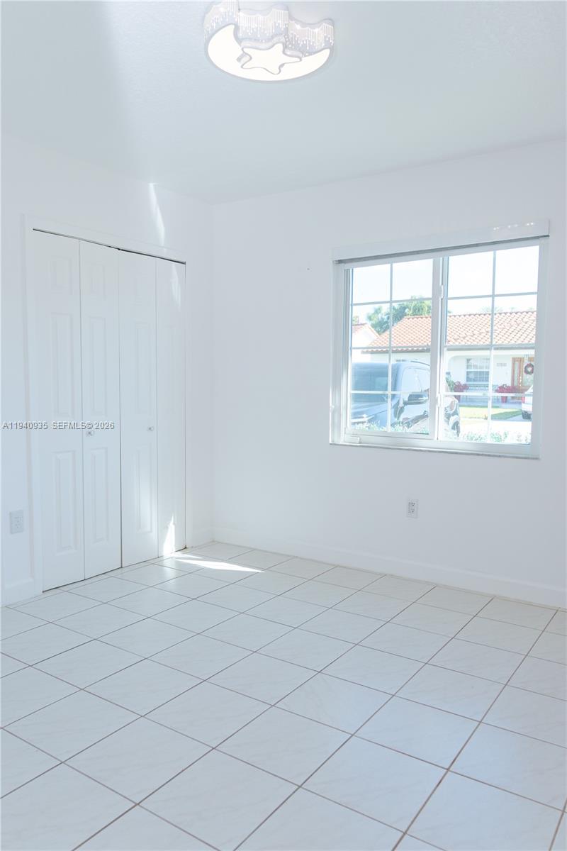 16944 Southwest 144th Court Miami, FL 33177 - Photo 9 of 33