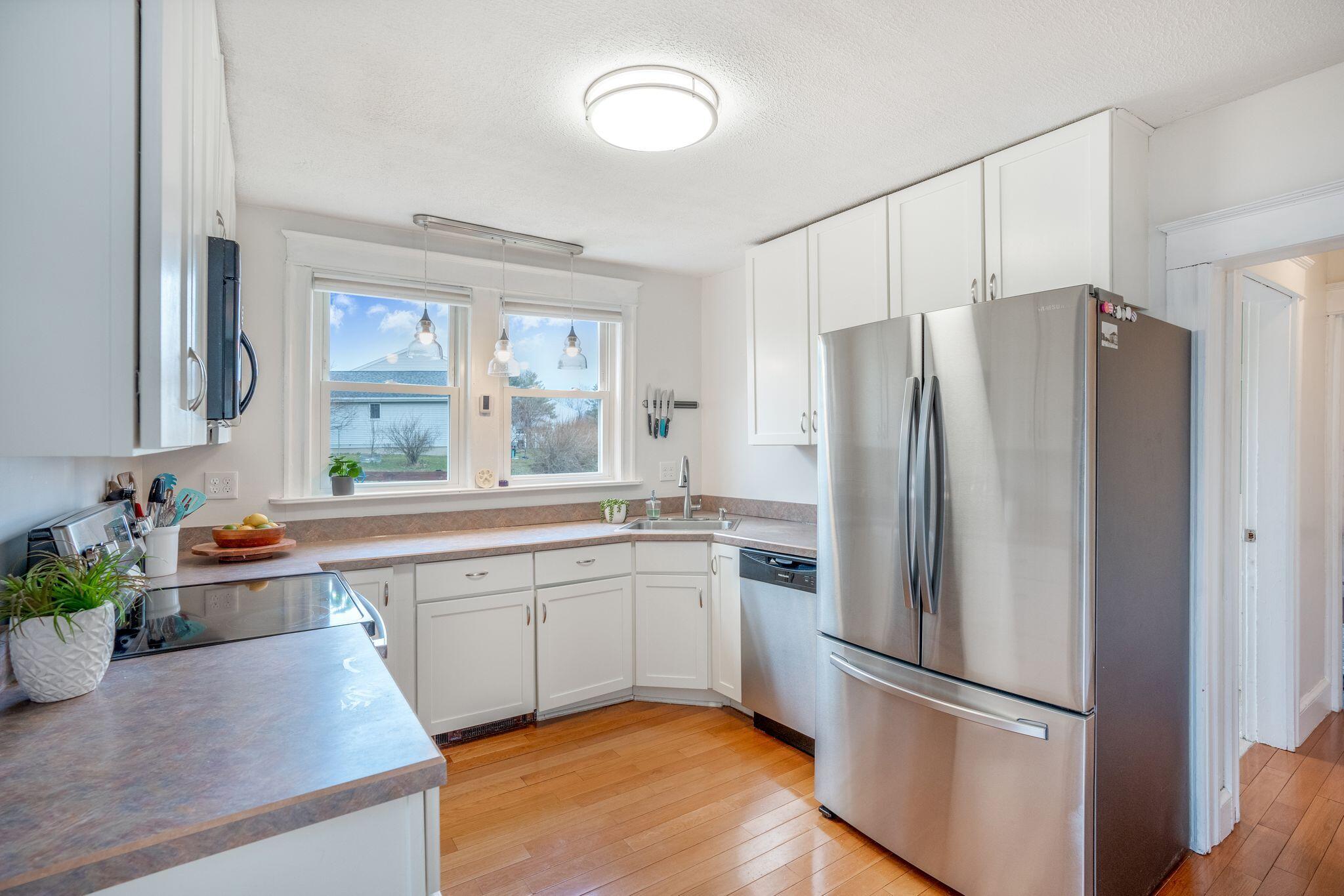 336 Ocean Avenue Portland, ME 04103 - Photo 3 of 37 DSC03401