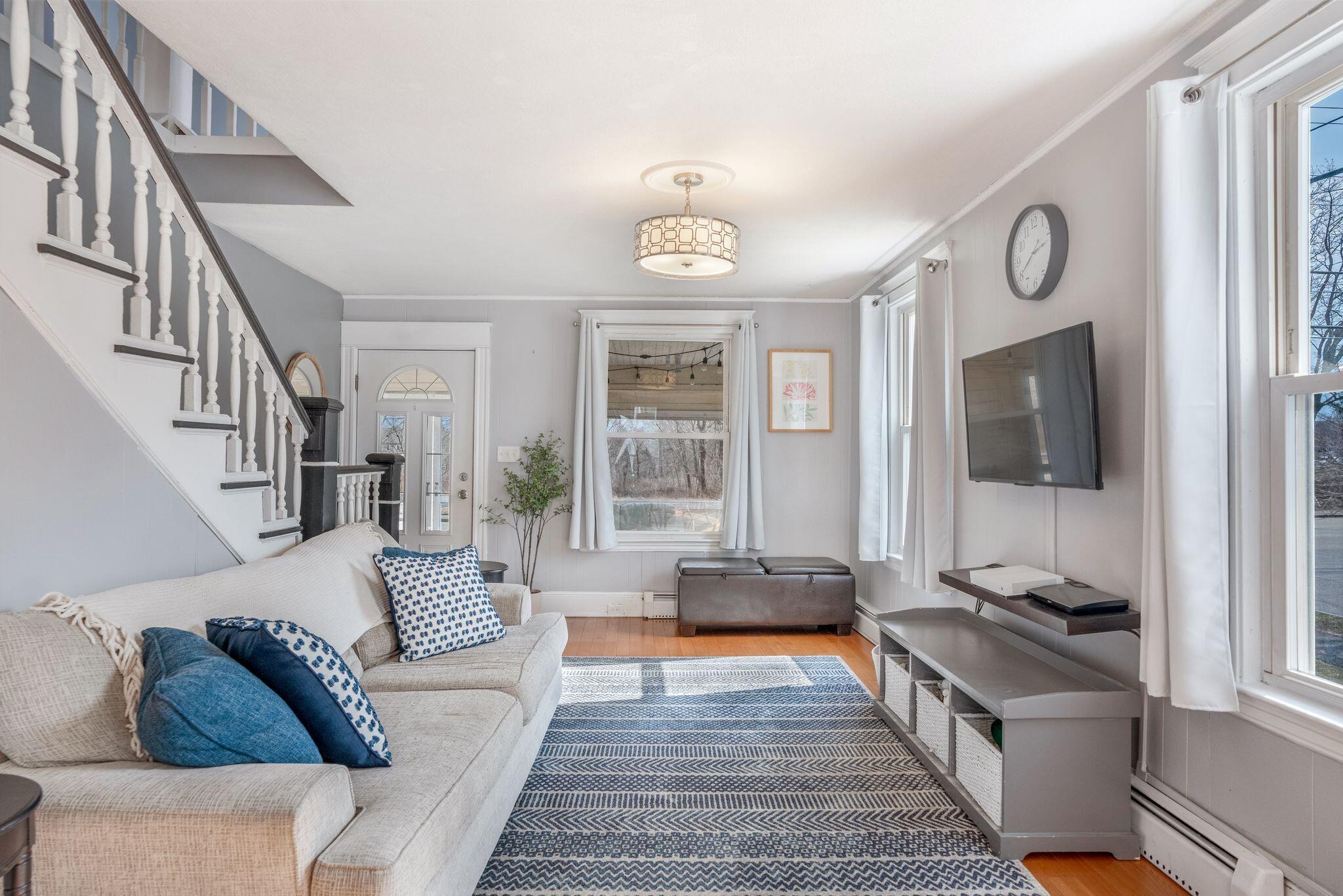 336 Ocean Avenue Portland, ME 04103 - Photo 4 of 37 DSC03376