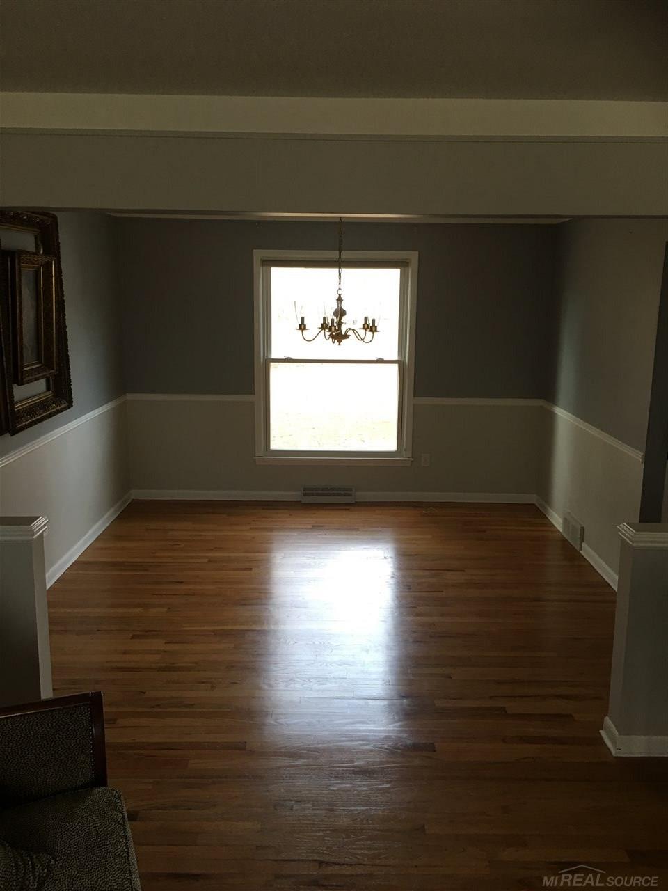 28846 Raleigh Road Farmington Hills, MI 48336 - Photo 3 of 30