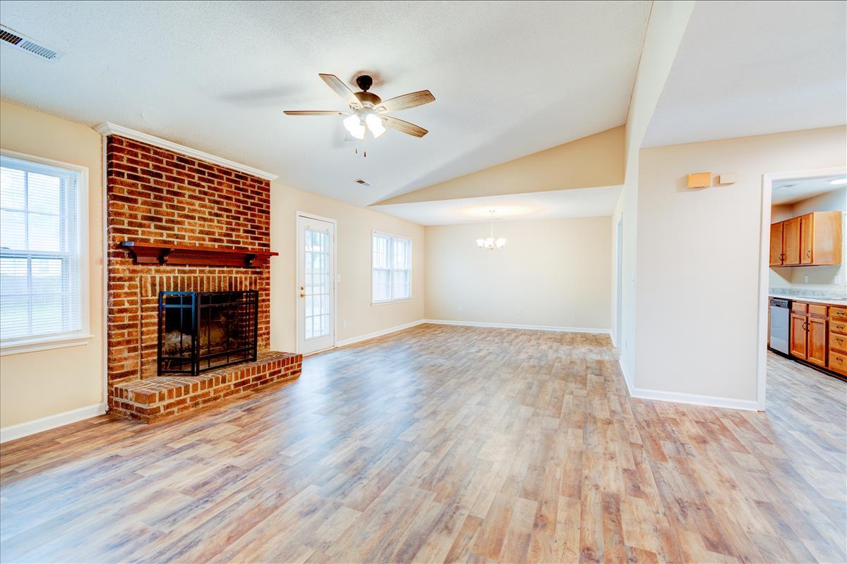 303 Hamlet Road Summerville, SC 29485 - Photo 8 of 16 303 Hamlet Rd Summerville (5 of 20)