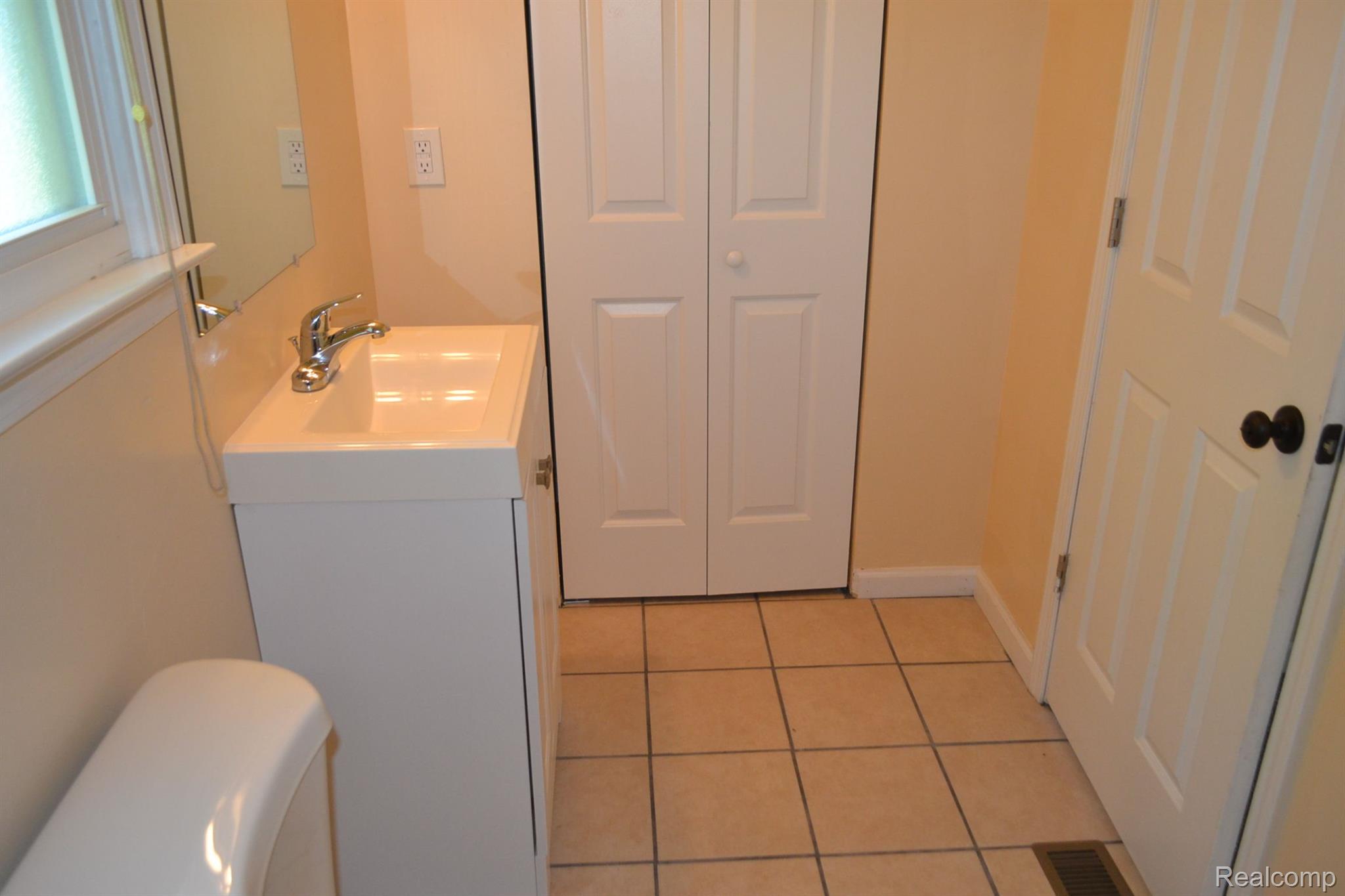 7205 North Clio Road Mount Morris, MI 48458 - Photo 11 of 37 Gallery Image 11