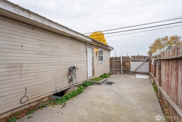 a view of outdoor space yard and house