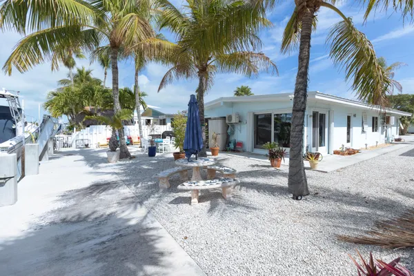 $849,000 | 341 3rd Street, Key Colony Beach, FL 33051