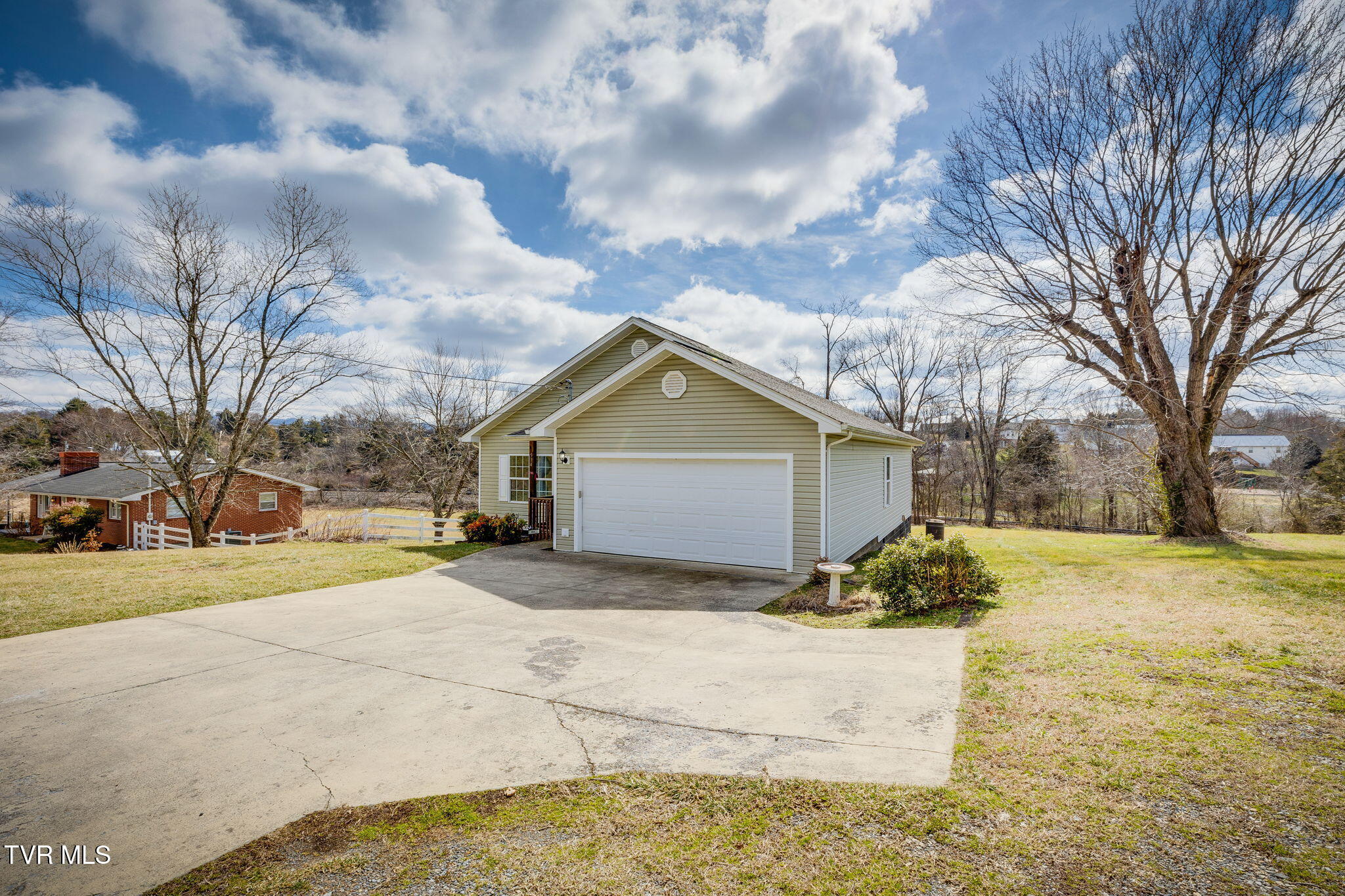514 Spring Street Jonesborough, TN 37659 - Photo 3 of 30 003