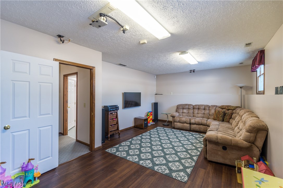 12712 Darrow Road Vermilion, OH 44089 - Photo 26 of 34