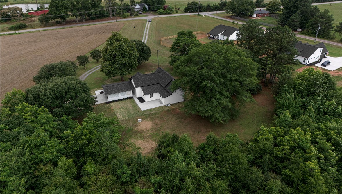 2817 Broadway Lake Road Anderson, SC 29621 - Photo 40 of 41 An aerial perspective reveals this sprawling property with abundant greenery and a private driveway leading to the modern residence.
