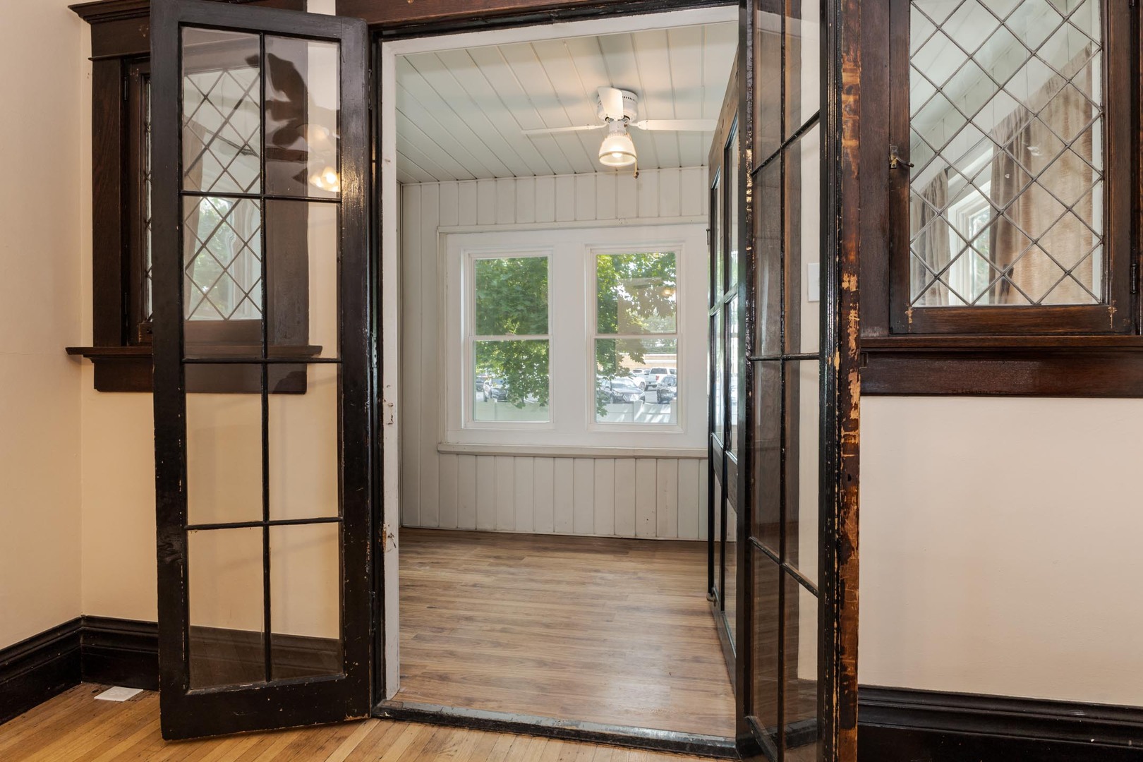 409 West Water Street Pontiac, IL 61764 - Photo 16 of 55 a view of front door and porch