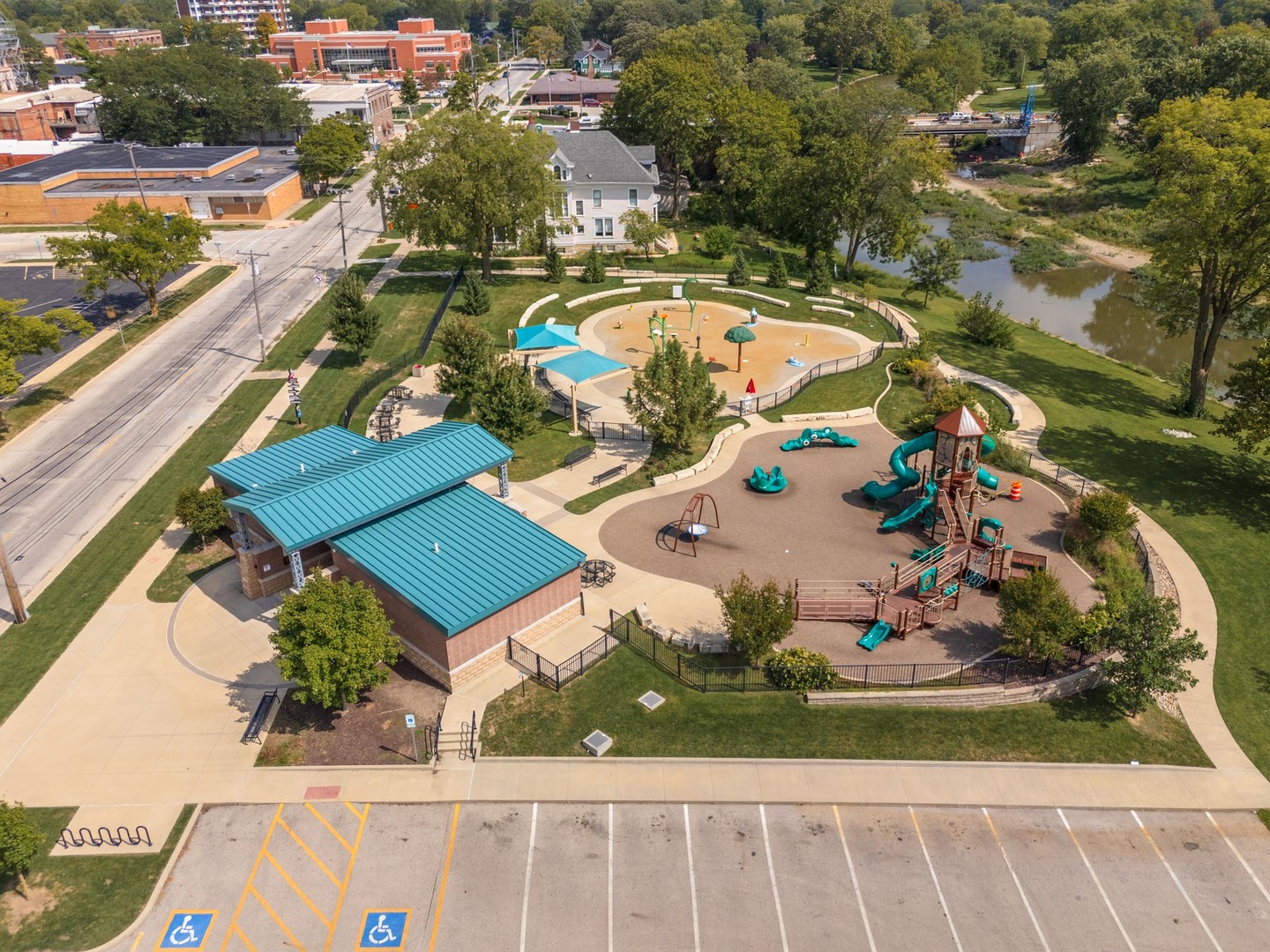 409 West Water Street Pontiac, IL 61764 - Photo 47 of 55 an aerial view of a house with a garden