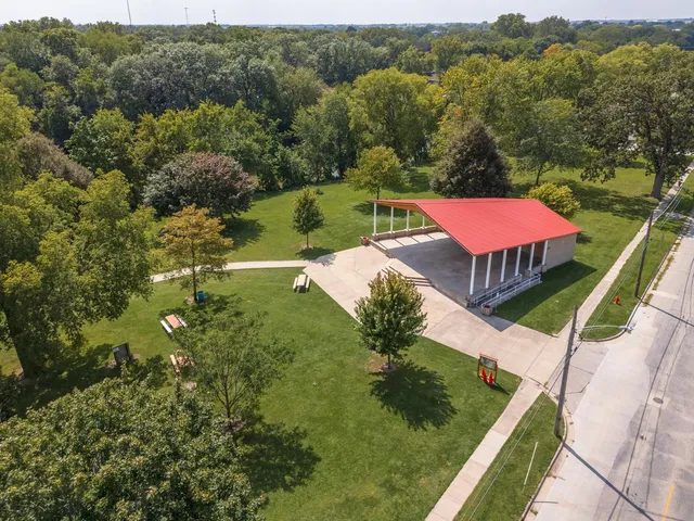 $197,500 | 409 West Water Street, Pontiac, IL 61764