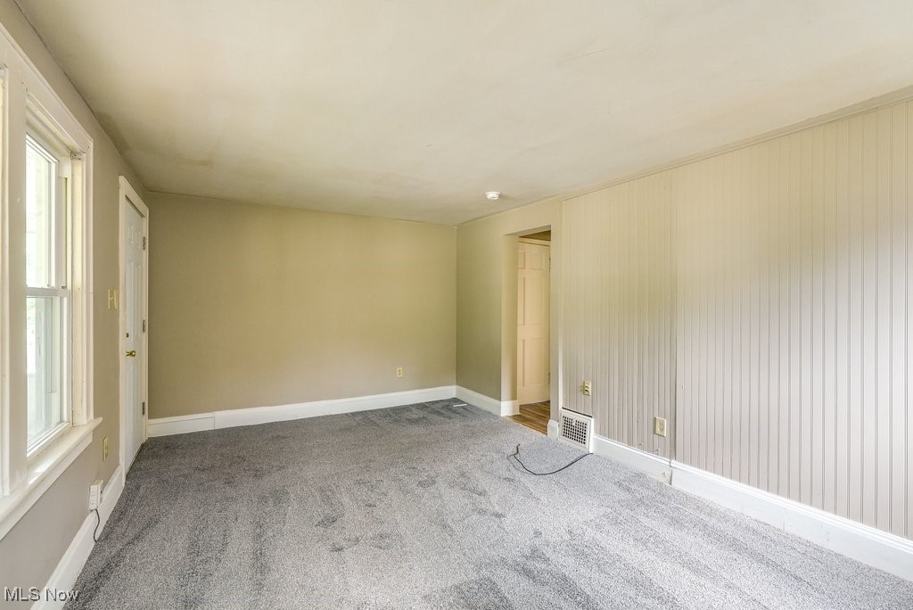 661 Brittain Road Akron, OH 44305 - Photo 5 of 30 Gallery Image 5