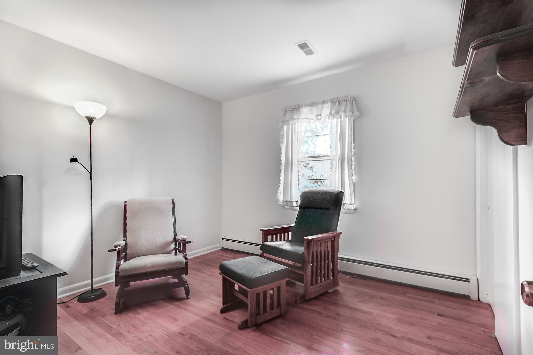 182 Good Hope Road Landenberg, PA 19350 - Photo 17 of 25 Bedroom #4 with Wood Flooring