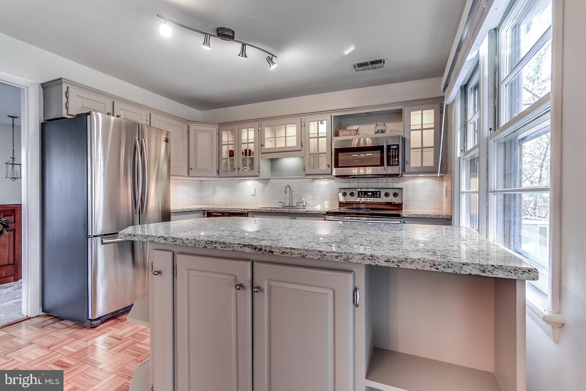 182 Good Hope Road Landenberg, PA 19350 - Photo 5 of 25 Stainless Steel Appliances & Granite Countertops