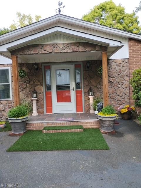 2285 Locust Grove Road Westfield, NC 27053 - Photo 23 of 32 SICE ENTRANCE TO HOME