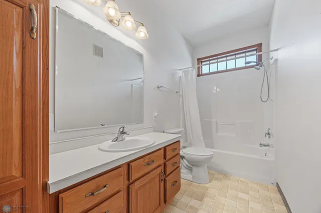 $464,000 | 766 36th Street South, Moorhead, MN 56560