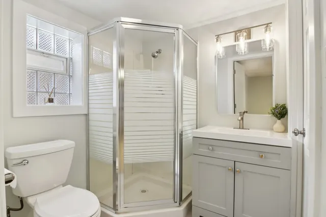 $284,000 | 11518 South Aberdeen Street, Chicago, IL 60643