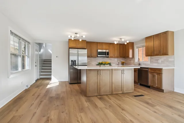 $284,000 | 11518 South Aberdeen Street, Chicago, IL 60643