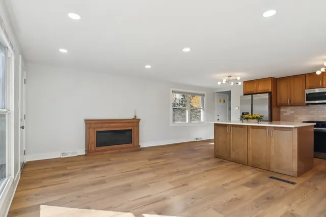 $284,000 | 11518 South Aberdeen Street, Chicago, IL 60643