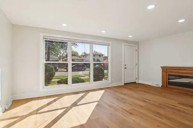 $284,000 | 11518 South Aberdeen Street, Chicago, IL 60643