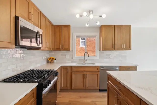 $284,000 | 11518 South Aberdeen Street, Chicago, IL 60643