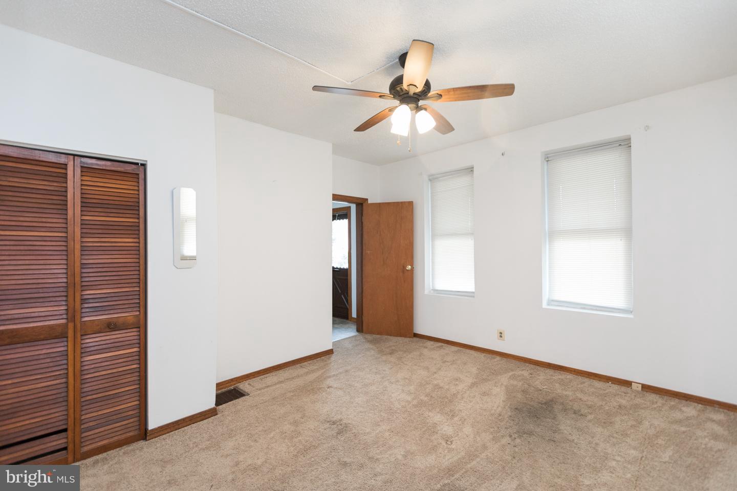 4320 Rhawn Street Philadelphia, PA 19136 - Photo 4 of 25