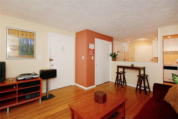 20 Hamilton Road, Unit 301 Arlington, MA 02474 - Photo 8 of 13 Gallery Image 8
