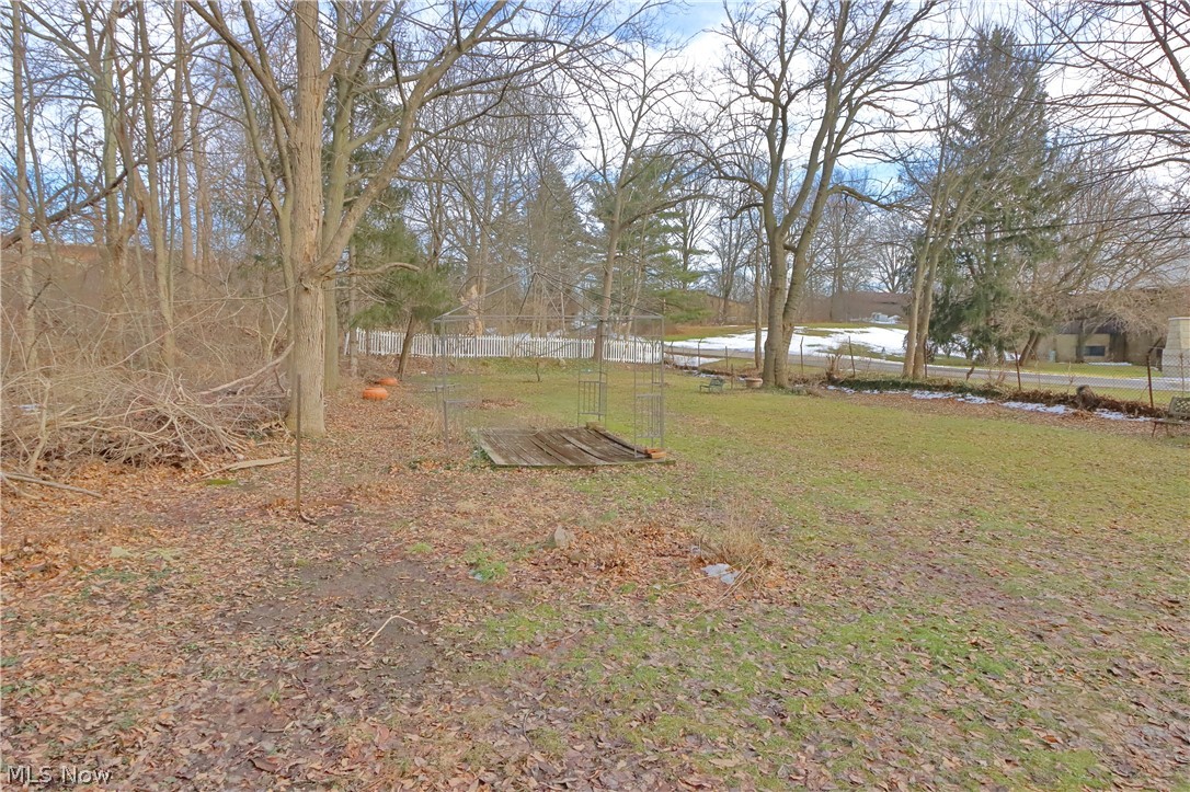 1529 South Noble Road Cleveland, OH 44121 - Photo 22 of 27 Gallery Image 22