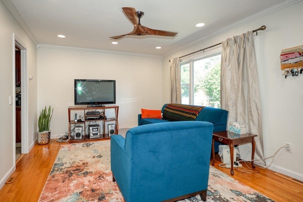 23 Riley Road Northborough, MA 01532 - Photo 6 of 24 Gallery Image 6