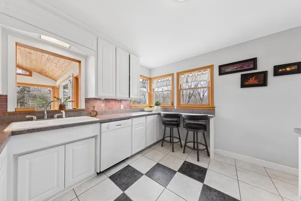 $424,900 | 6466 Stillwater Boulevard North, St. Paul, MN 55128