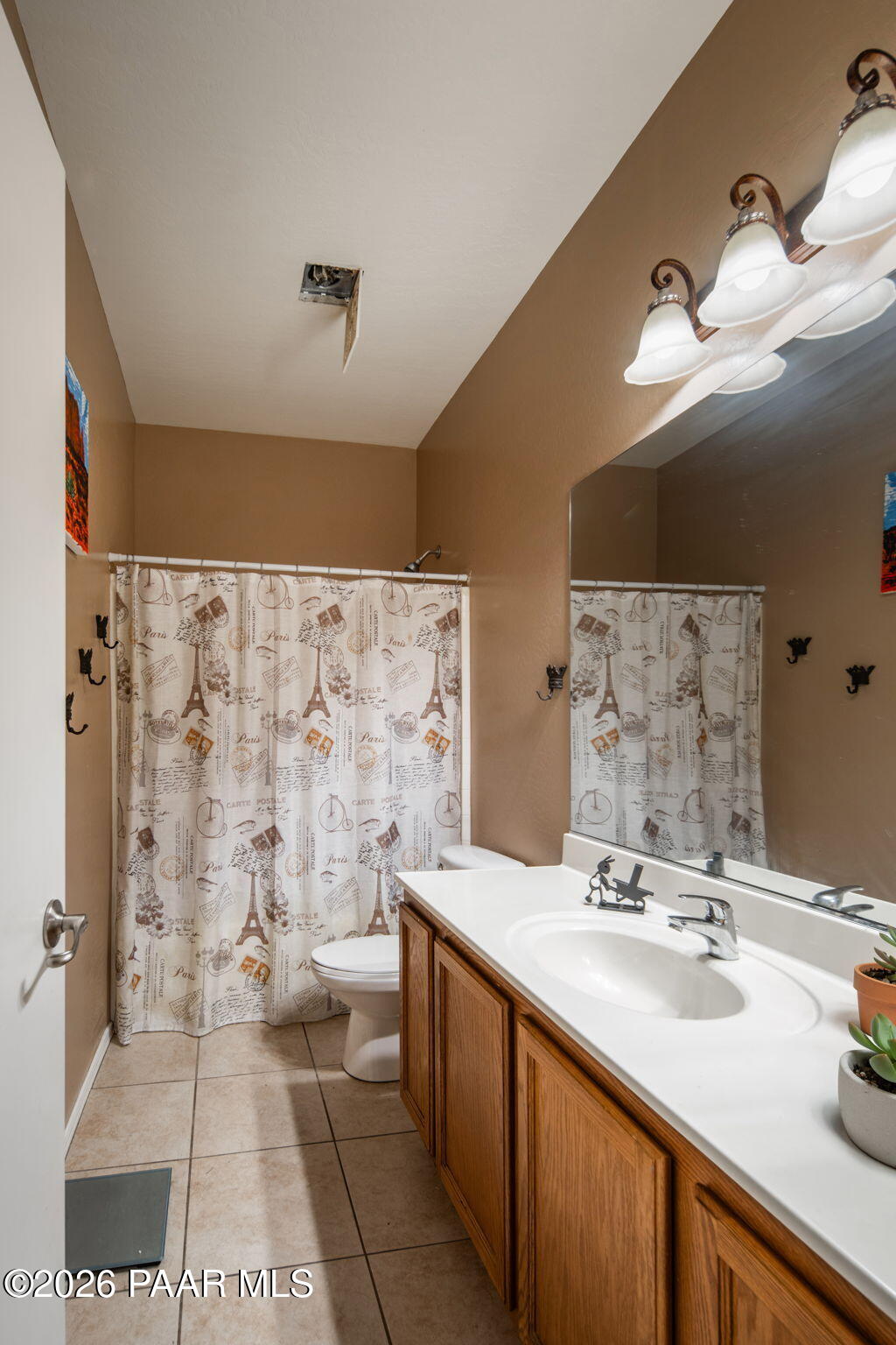 7682 Rabbit Brush Lane Prescott Valley, AZ 86315 - Photo 28 of 69 Guest bathroom