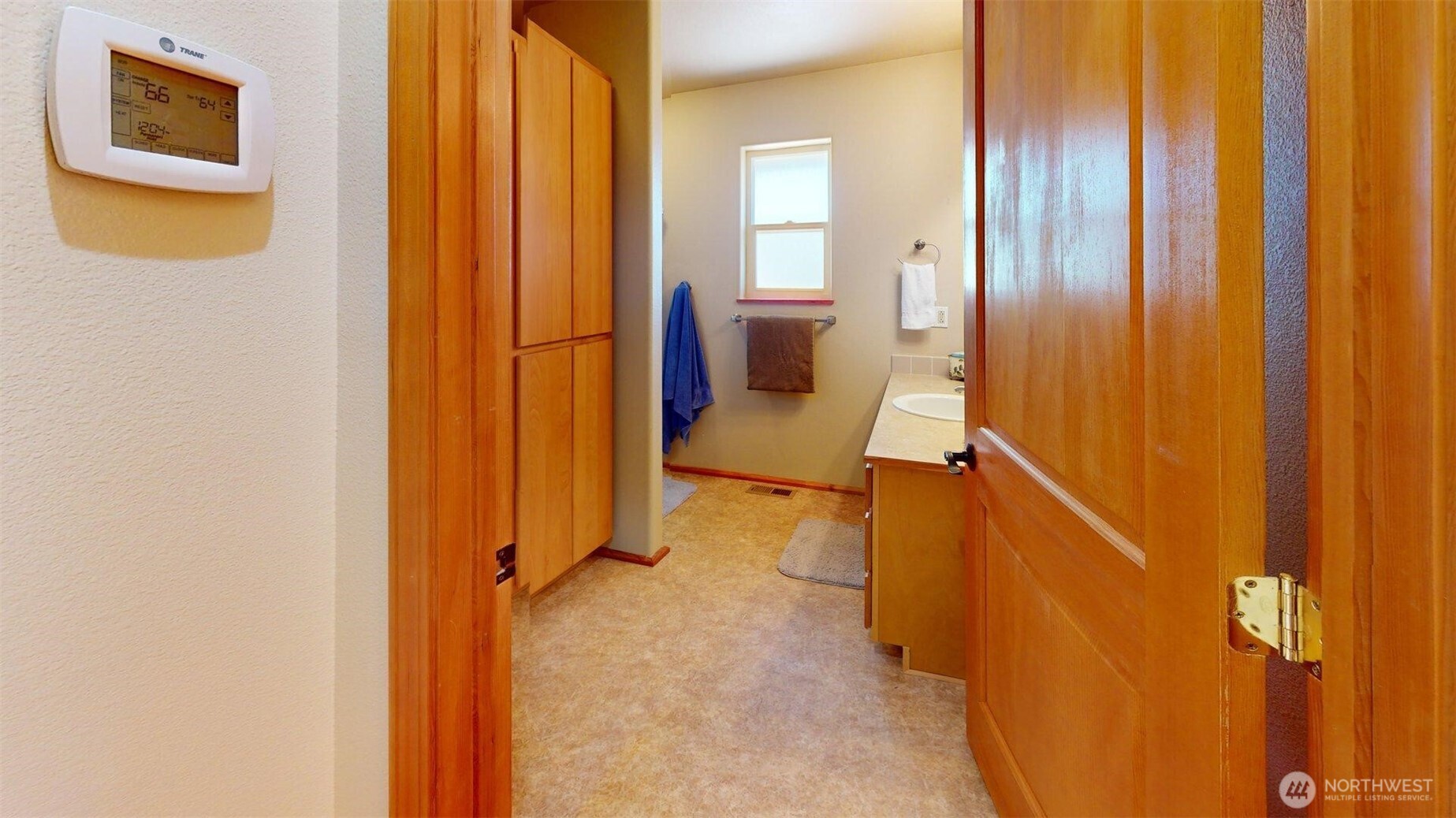 1811 Pine Creek Road Tonasket, WA 98855 - Photo 13 of 38 a view of an front door